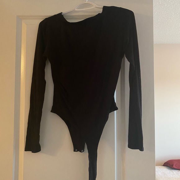 Black bodysuit with brown buttons - Picture 2 of 2